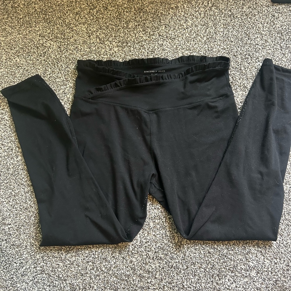 Black leggings